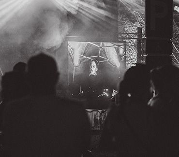 Noir et blanc festival DJ écran geant
